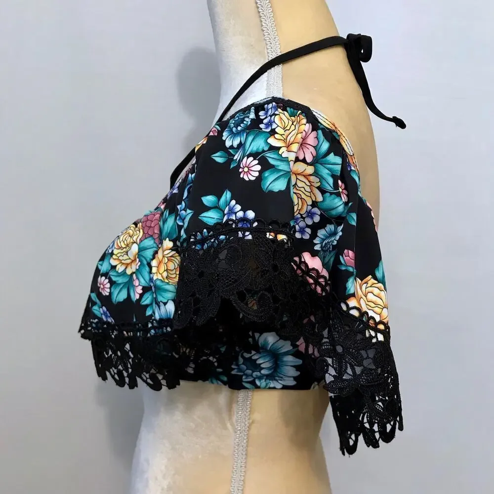 Time and Tru NWT Convertible Swim Top Women 8-10 (D/DD)